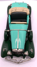 Load image into Gallery viewer, 1931 STUDEBAKER PRESIDENT ROADSTER TWO-TONE GREEN 1/43