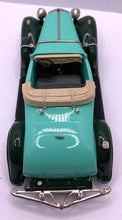 Load image into Gallery viewer, 1931 STUDEBAKER PRESIDENT ROADSTER TWO-TONE GREEN 1/43