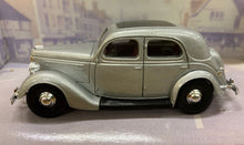 Load image into Gallery viewer, Dinky Item DY5-B 1950 Ford V8 Pilot  1/43