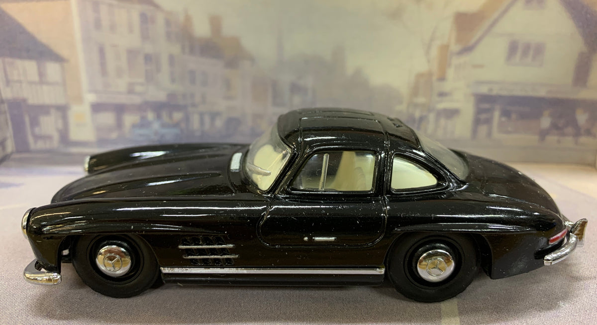 Dinky Item DY-12B 1955 Mercedes Benz 300SL Gullwing Black 1/43