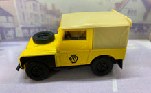 Load image into Gallery viewer, Dinky Item DY9-B 1949 Land Rover  1/43