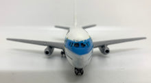 Load image into Gallery viewer, Boeing 737-200 United Airlines  1/239   Diecast