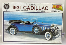 Load image into Gallery viewer, 1931 Cadillac Sport Phaeton, body by Fleetwood 1/25