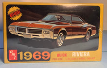 Load image into Gallery viewer, 1969 Buick Riviera - Stock / Custom / Competition 1/25 1968 Issue