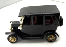 Load image into Gallery viewer, 1920 Ford Model T Car 1/44 Made in England