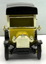 Load image into Gallery viewer, 1920 Ford Model T Van "Yorkshire Evening Post" 1/35 Made in England