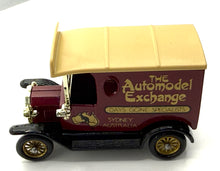 Load image into Gallery viewer, 1920 Ford Model T Van "The Automodel Exchange" 1/35 Made in England