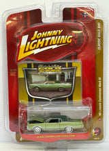 Load image into Gallery viewer, 1969 Lincoln Continental Mark III 1/63 Johnny Lightning Classic Gold Collection
