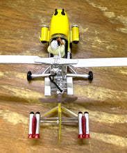 Load image into Gallery viewer, Gyrocopter from James Bond's You Only Live Twice 1/36