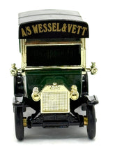 Load image into Gallery viewer, 1920 Ford Model T Van "Magasin du Nord" 1/35 Made in England