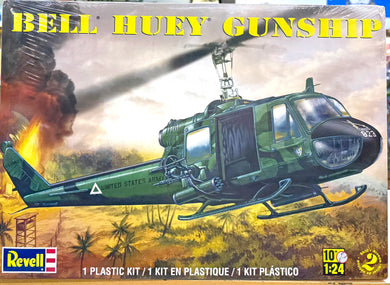 Bell Huey Gunship 1/24 2011 ISSUE