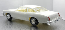 Load image into Gallery viewer, 1975 Oldsmobile Cutlass, Cameo White 1/24 Promo