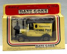 Load image into Gallery viewer, 1920 Ford Model T Van "Yorkshire Evening Post" 1/35 Made in England