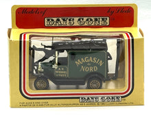 Load image into Gallery viewer, 1920 Ford Model T Van "Magasin du Nord" 1/35 Made in England