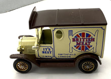 Load image into Gallery viewer, 1920 Ford Model T Van "British Meat" 1/35 Made in England