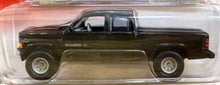 Load image into Gallery viewer, 1996 Dodge Ram Club Cab 2500 -Johnny Lightning Classic Gold Collection