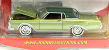 Load image into Gallery viewer, 1969 Lincoln Continental Mark III 1/63 Johnny Lightning Classic Gold Collection