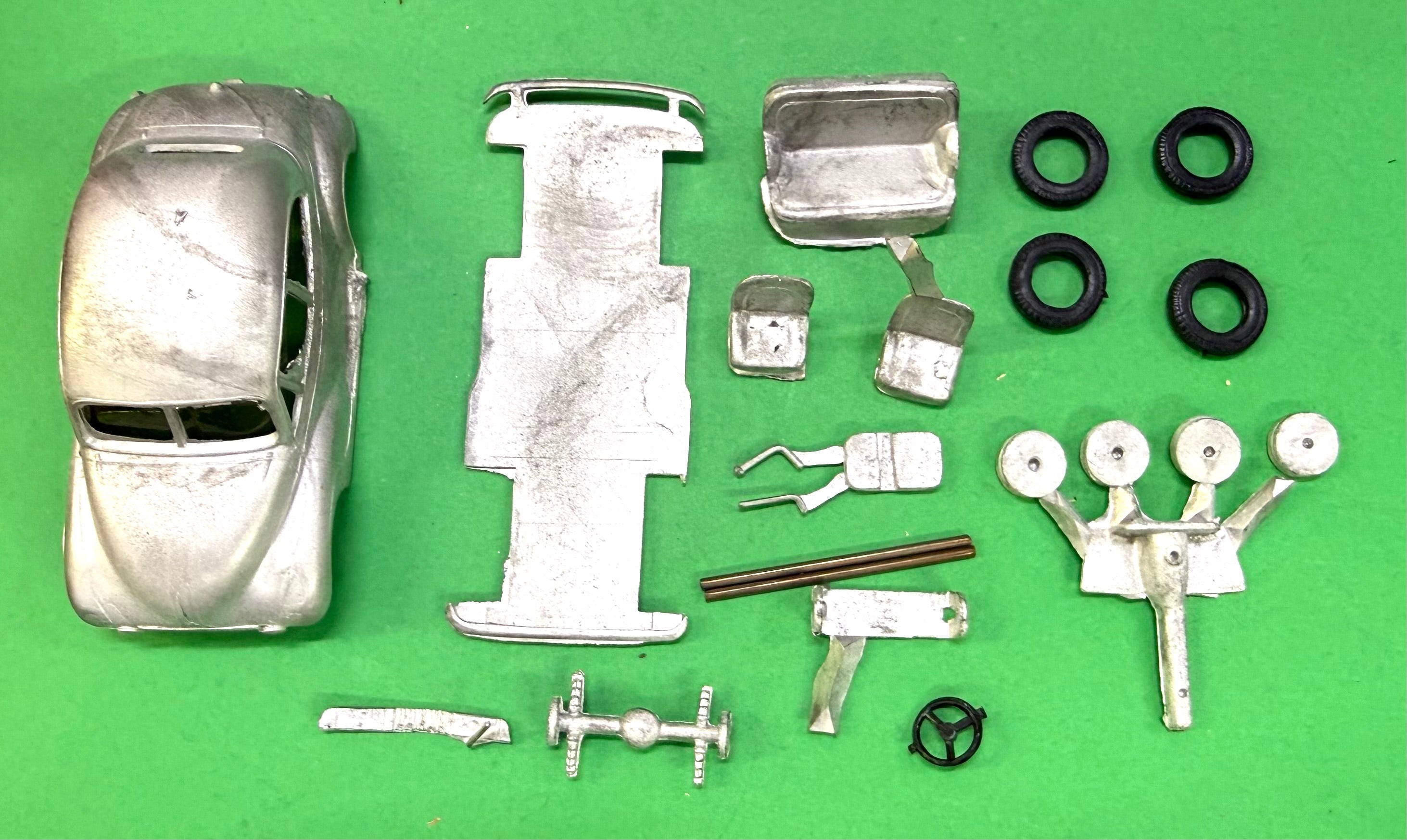 1949 Morris Minor Series MM. 1/43 White Metal Kit, Made in England
