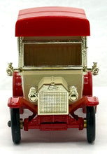 Load image into Gallery viewer, 1920 Ford Model T Van "Harry Ramsden's" 1/35 Made in England