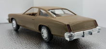 Load image into Gallery viewer, 1975 Oldsmobile Cutlass, Canyon Copper Metallic 1/24 Promo