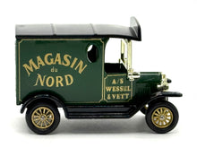 Load image into Gallery viewer, 1920 Ford Model T Van "Magasin du Nord" 1/35 Made in England