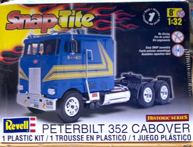 Peterbilt 352 Cabover 1/32 (Snap)