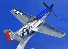 Load image into Gallery viewer, North American P-51D Mustang 1/72