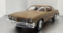Load image into Gallery viewer, 1975 Oldsmobile Cutlass, Canyon Copper Metallic 1/24 Promo