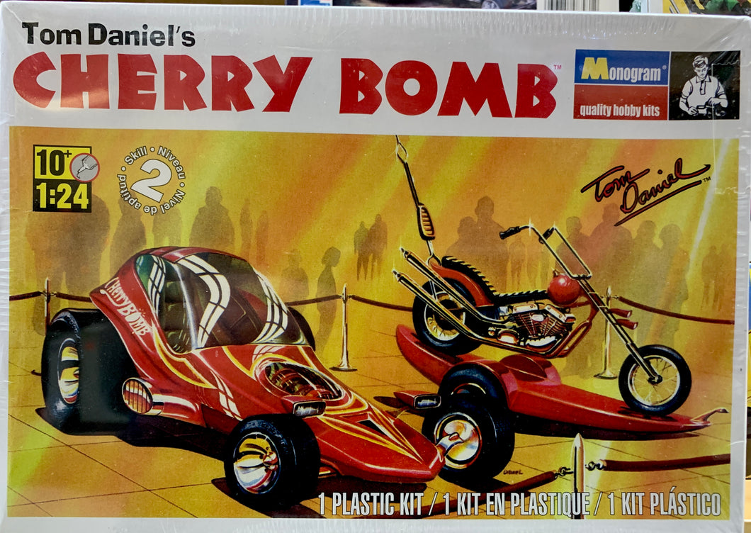 Tom Daniel's Cherry Bomb Show Car w/Motorcycle & Trailer  1/24 2014 Issue