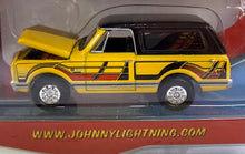 Load image into Gallery viewer, 1969 Chevy Blazer 1/63 "Boondocker" Johnny Lightning Classic Plastic