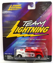 Load image into Gallery viewer, ALFRED HITCHCOCK'S VERTIGO STATION WAGON - Team Lightning