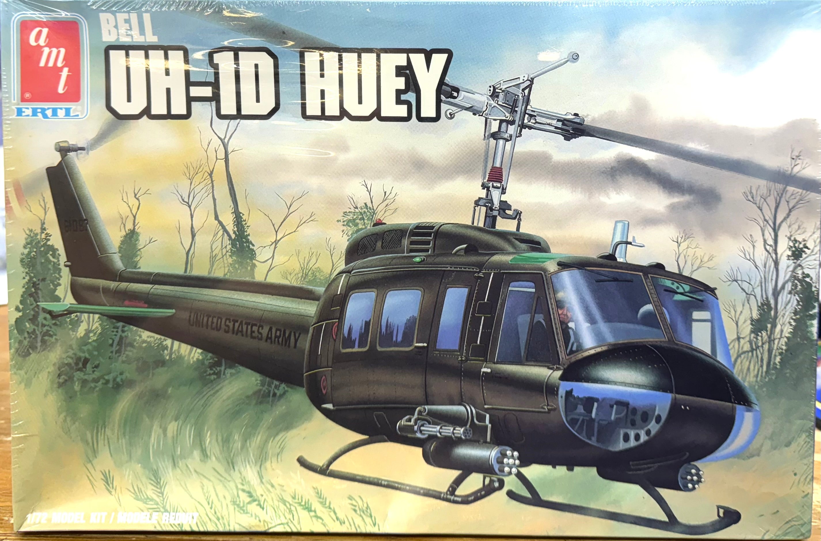 Bell UH-1D Huey, 1/72 – J-BarHobbies