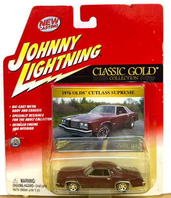 1976 Old Cutlass Supreme Johnny Lightning Classic Gold 404-16