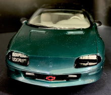 Load image into Gallery viewer, 1995 Chevrolet Camaro Z28 Mystic Teal Metallic - Dealer Promo 1/25