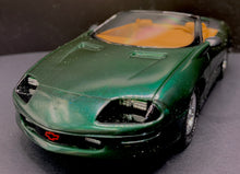 Load image into Gallery viewer, 1995 Chevrolet Camaro Convertible Polo Green 1/25