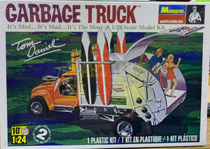 Garbage Truck (Tom Daniel) 1/24 2014 ISSUE