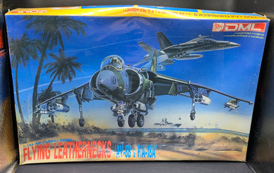 Flying Leathernecks AV-8B & F/A-18A 1/144