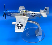 Load image into Gallery viewer, North American P-51D Mustang 1/72