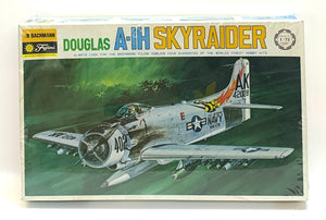 Douglas A-1H Skyraider 1/70 1972 ISSUE