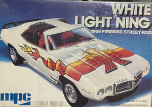 White Lightning 1969 Firebird Street Rod  1/25