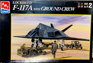 Lockheed F-117A with Ground Crew  1/72