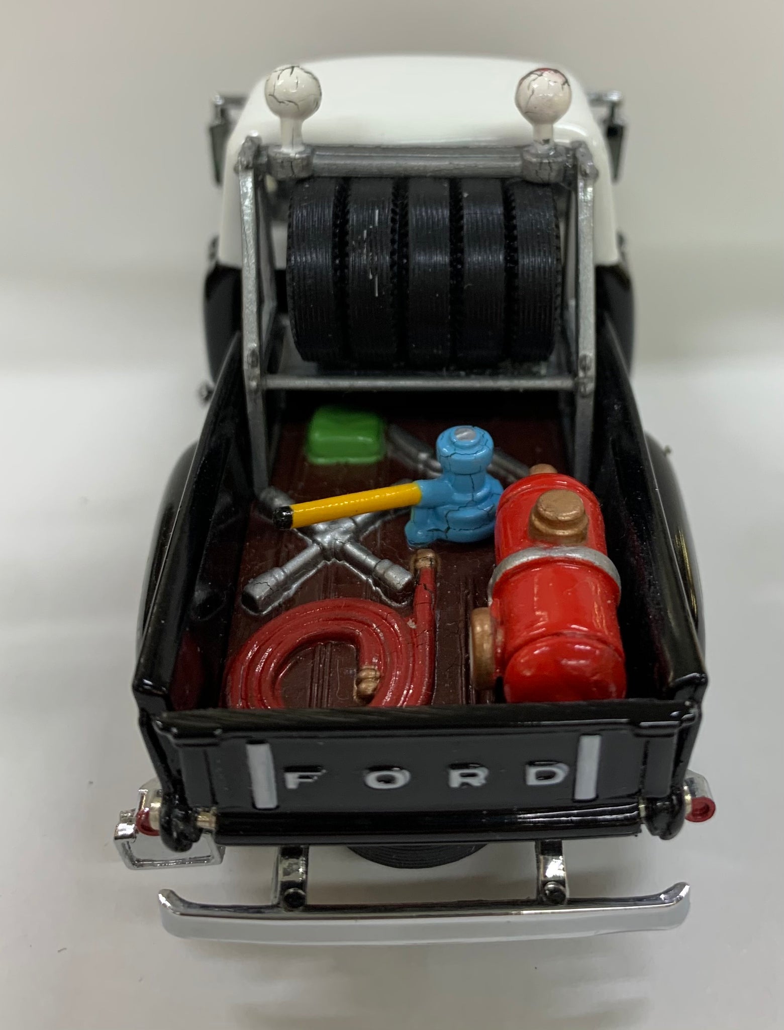 MATCHBOX 1/43 SCALE Diecast YFE09 - 1932 Ford AA Open Cab Fire Engine MATCHBOX 1/43 SCALE Diecast YFE09 - 1932 Ford AA Open Cab Fire Engine