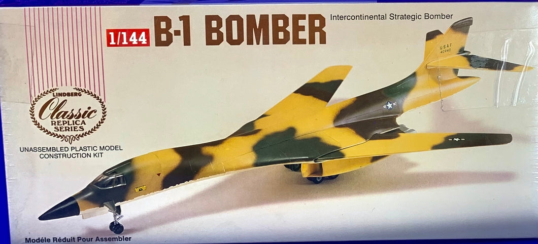 B-1 Bomber Intercontinental Strategic Bomber 1/144 Scale 1989 Issue