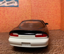 Load image into Gallery viewer, 1993 Camaro Z28 Indianapolis 500 Official Pace Car 1/25