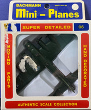 Load image into Gallery viewer, Bachmann Mini Planes, #06 B-17 Flying Fortress 1/250 1970&#39;s issue