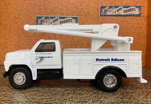 Ford F750 Detroit Edison Aerial Bucket Truck 1/34 Scale