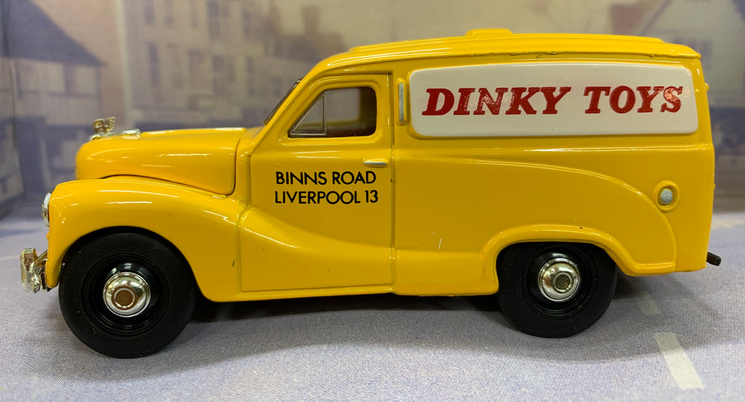 Dinky Item DY-15B 1953 Austin A40 