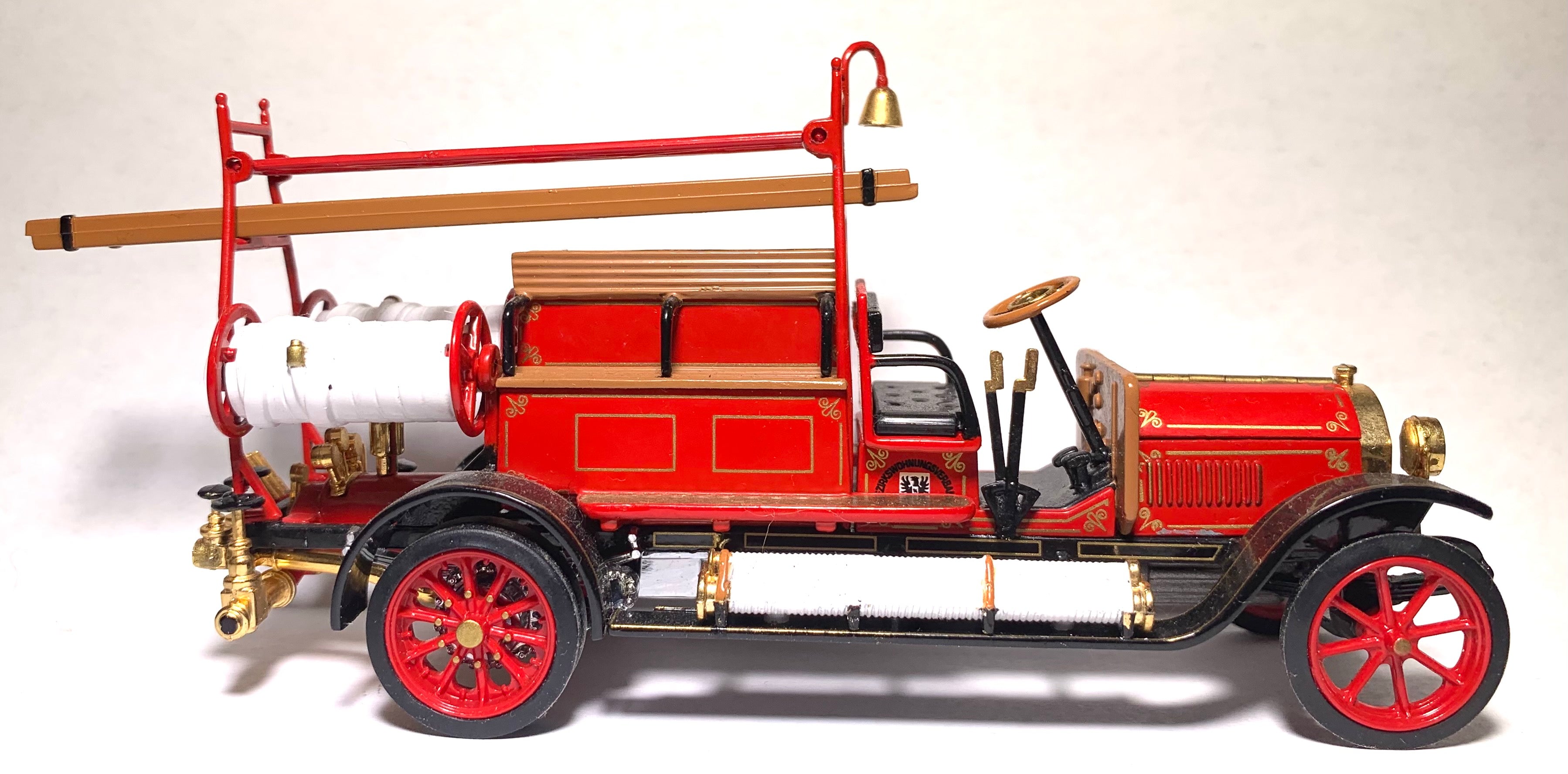 Mercedes-Benz Fire Engine 1912 – Matchbox 1:43, Métal Rouge, Véhicule De Pompiers Ancien