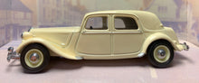 Load image into Gallery viewer, Dinky Item DY-22B 1952 Citroen 15 CV White 1/43