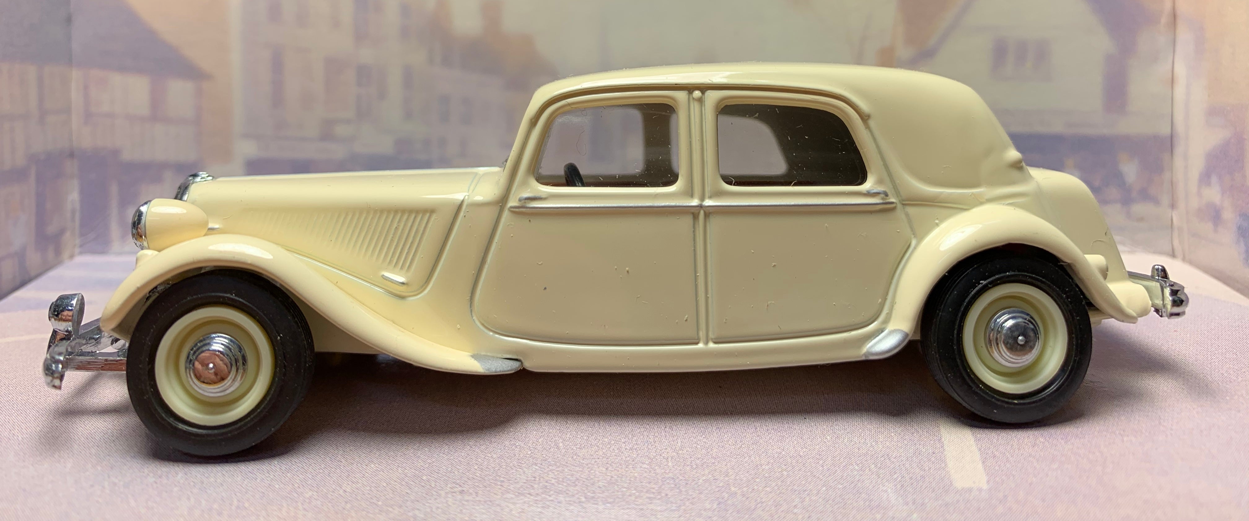 JPM Base Dinky SB 1/43 – Citroën Traction Noire – Modèle De Collection Sans Boîte